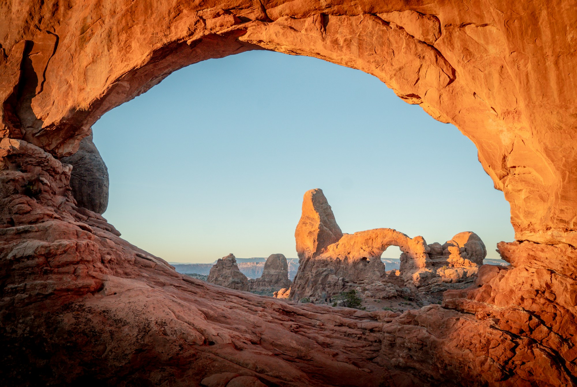 Landscape Arch spanning 306 feet along the Devils Garden Trail in Arches National Park